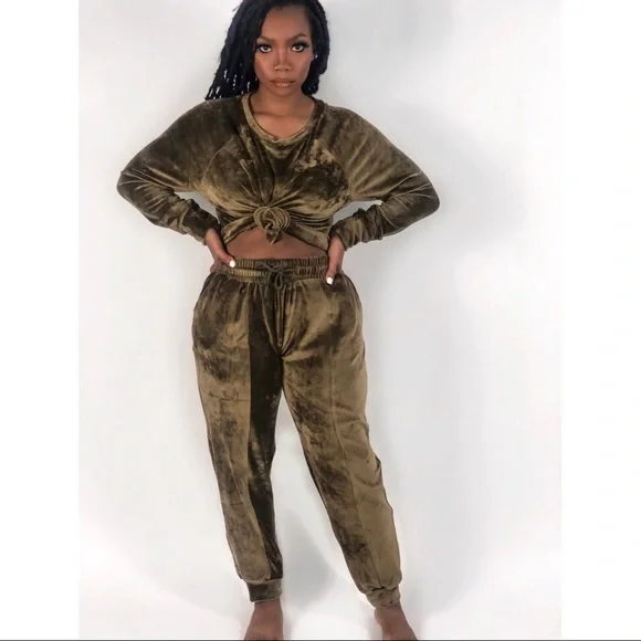 NWT Olive Green Velour Matching 2 Piece Set - Picture 3 of 4